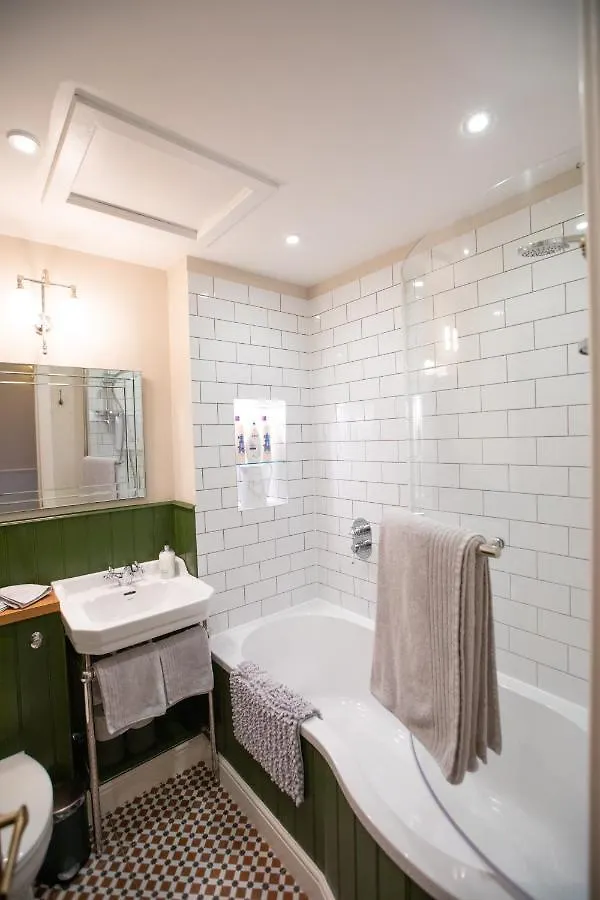 1 Bedroom Apartment EDI