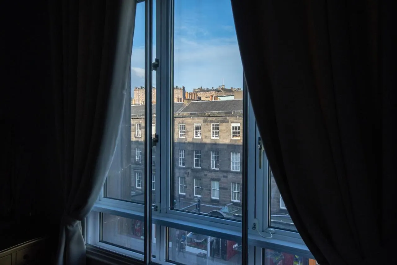 1 Bedroom Apartment EDI