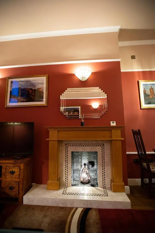 1 Bedroom Apartment EDI